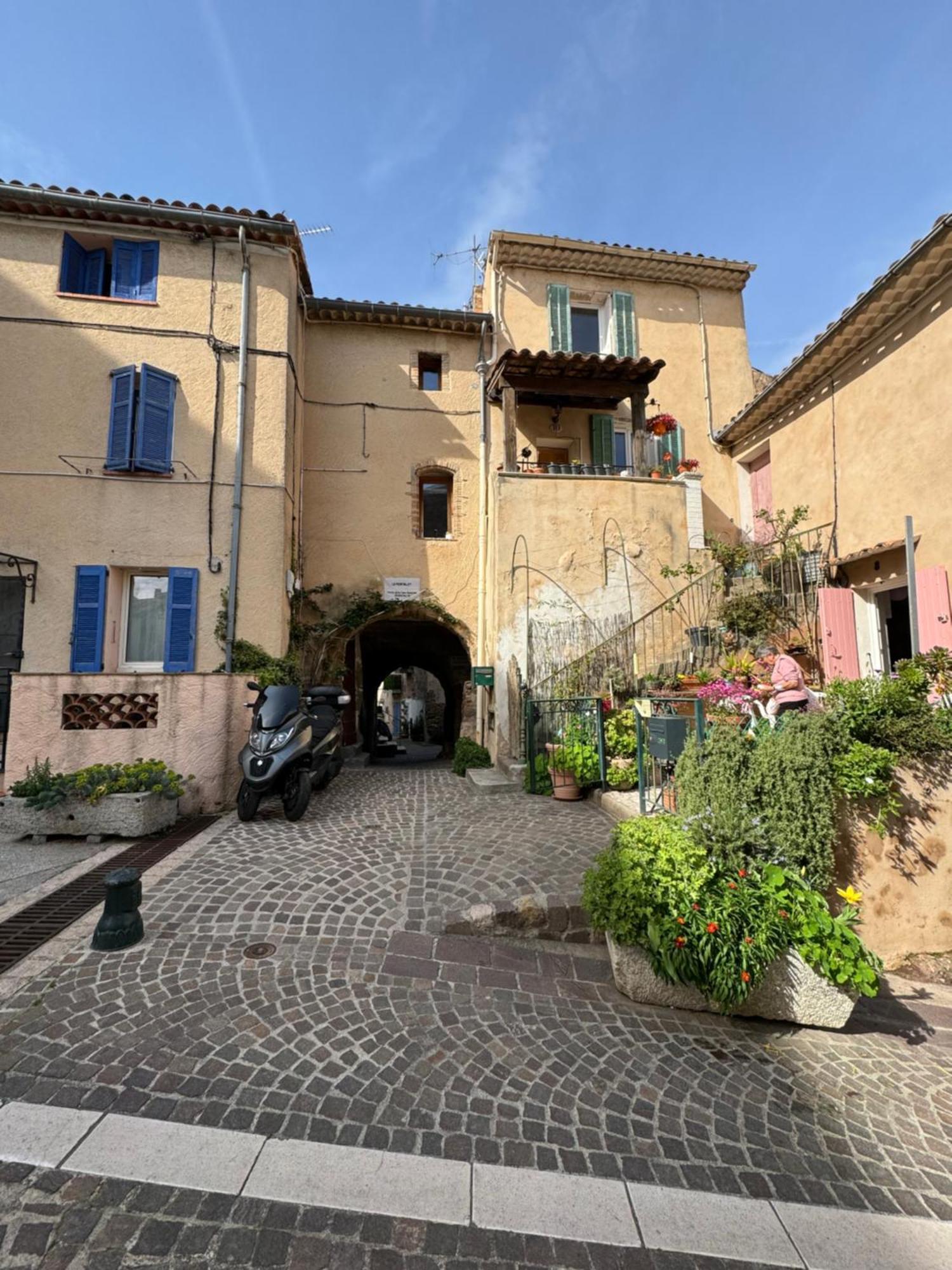 Chez Kay Lejlighed Roquebrune-sur-Argens Eksteriør billede
